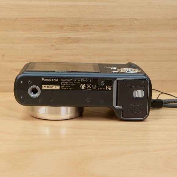 Panasonic Lumix DMC-TZ1 / 5MP Digital Camera / 10x Optical Zoom / Made in Japan - Picture 6 of 7